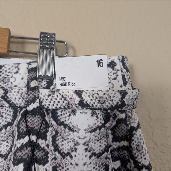 NWT Express Snakeskin Printed Midi Highrise Shorts " Belted 16 Classic - Picture 4 of 8